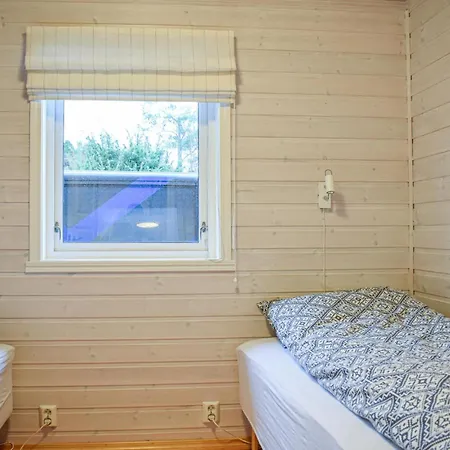 4 Bedroom Gorgeous In Bjoa Hébergement de vacances