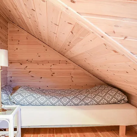 4 Bedroom Gorgeous In Bjoa Hébergement de vacances